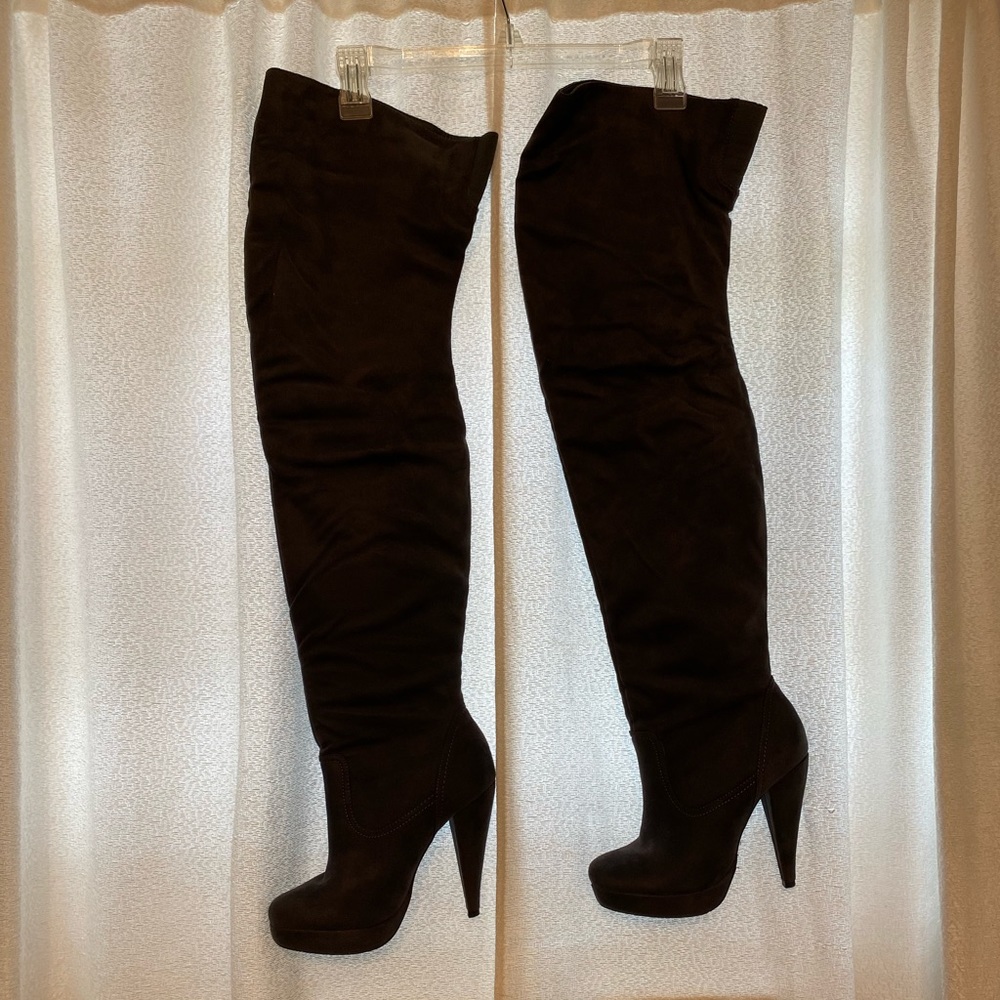 Charlotte Russe thigh high gray AKEMI BOOT SIZE 7 suede